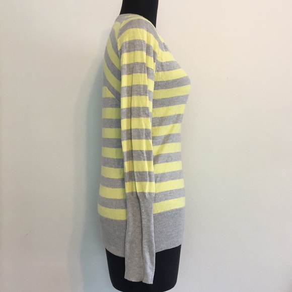 Mossimo Striped Knit V-Neck Sweater, M - Picture 3 of 9